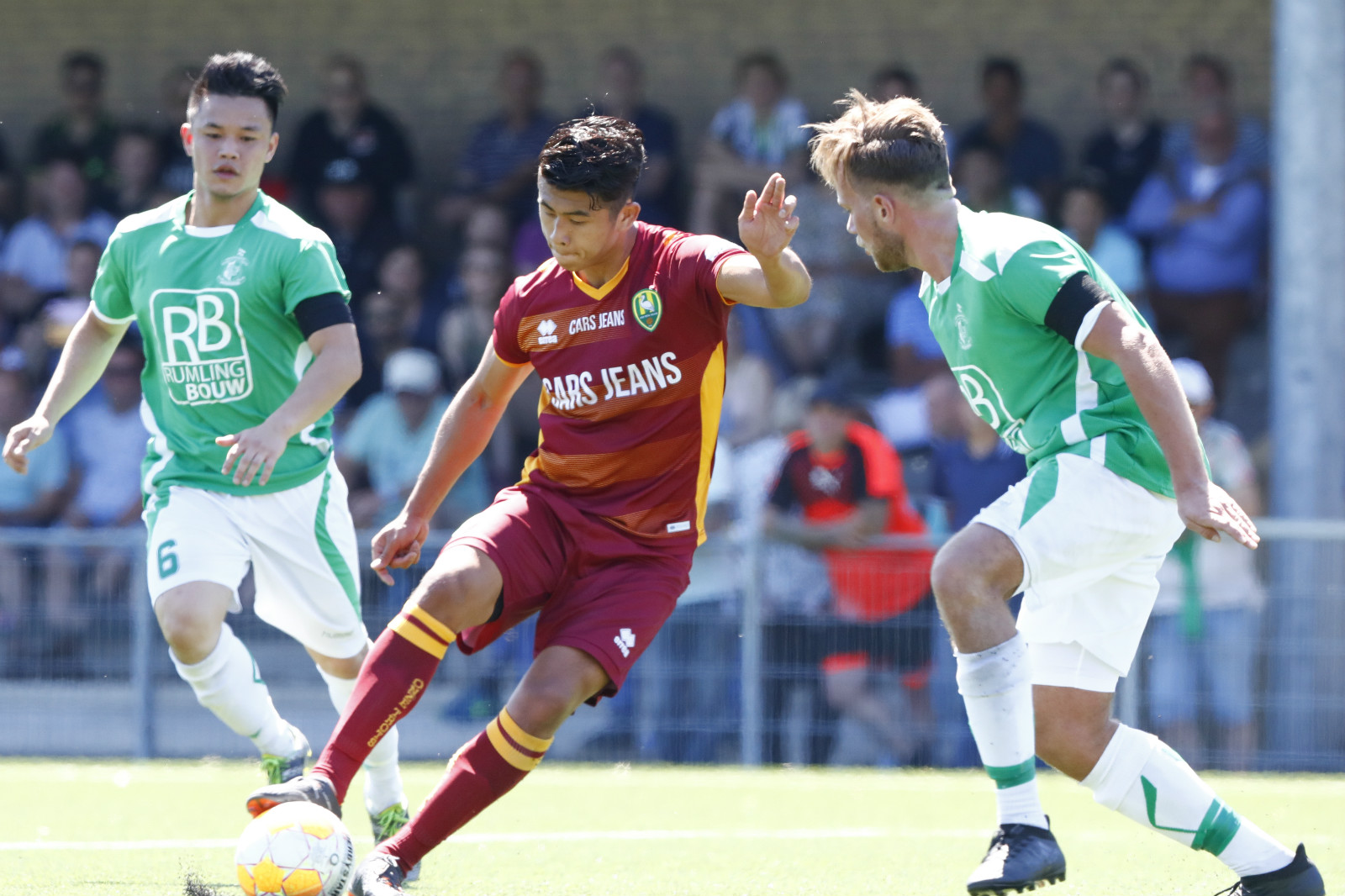 体育赛事-赛后荷甲传出新动向，罗马复出首秀，管理层表态：气氛紧张，年轻球员得到机会的简单介绍