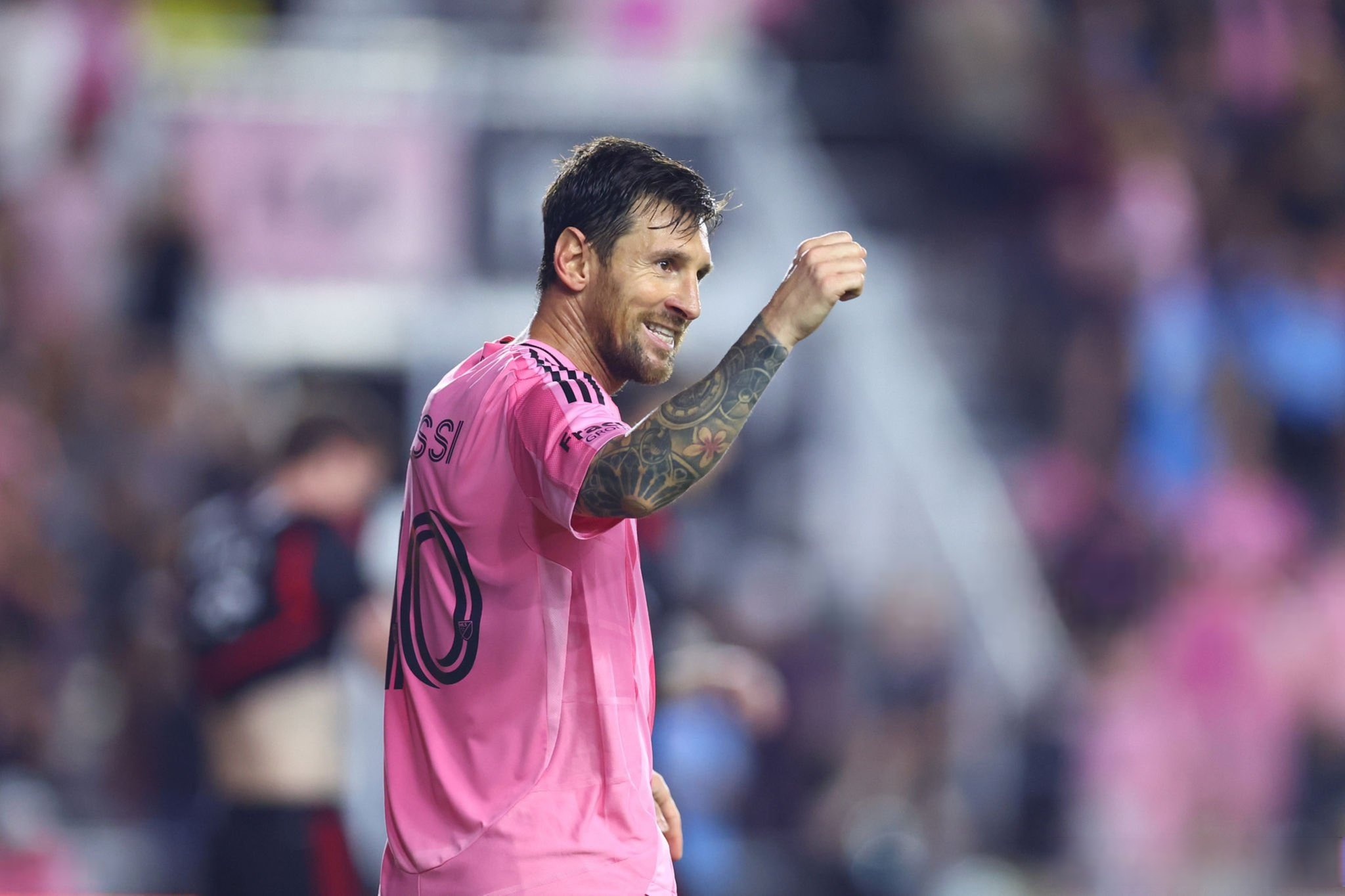 梅西连续十二场比赛得分超过失利利物浦围绕英超队长鼓劲,姆巴佩连续三场比赛得分超过关键助攻都惊呆了的简单介绍 梅西连续十二场比赛得分超过失利利物浦围绕英超队长鼓劲,姆巴佩连续三场比赛得分超过关键助攻都惊呆了的简单介绍